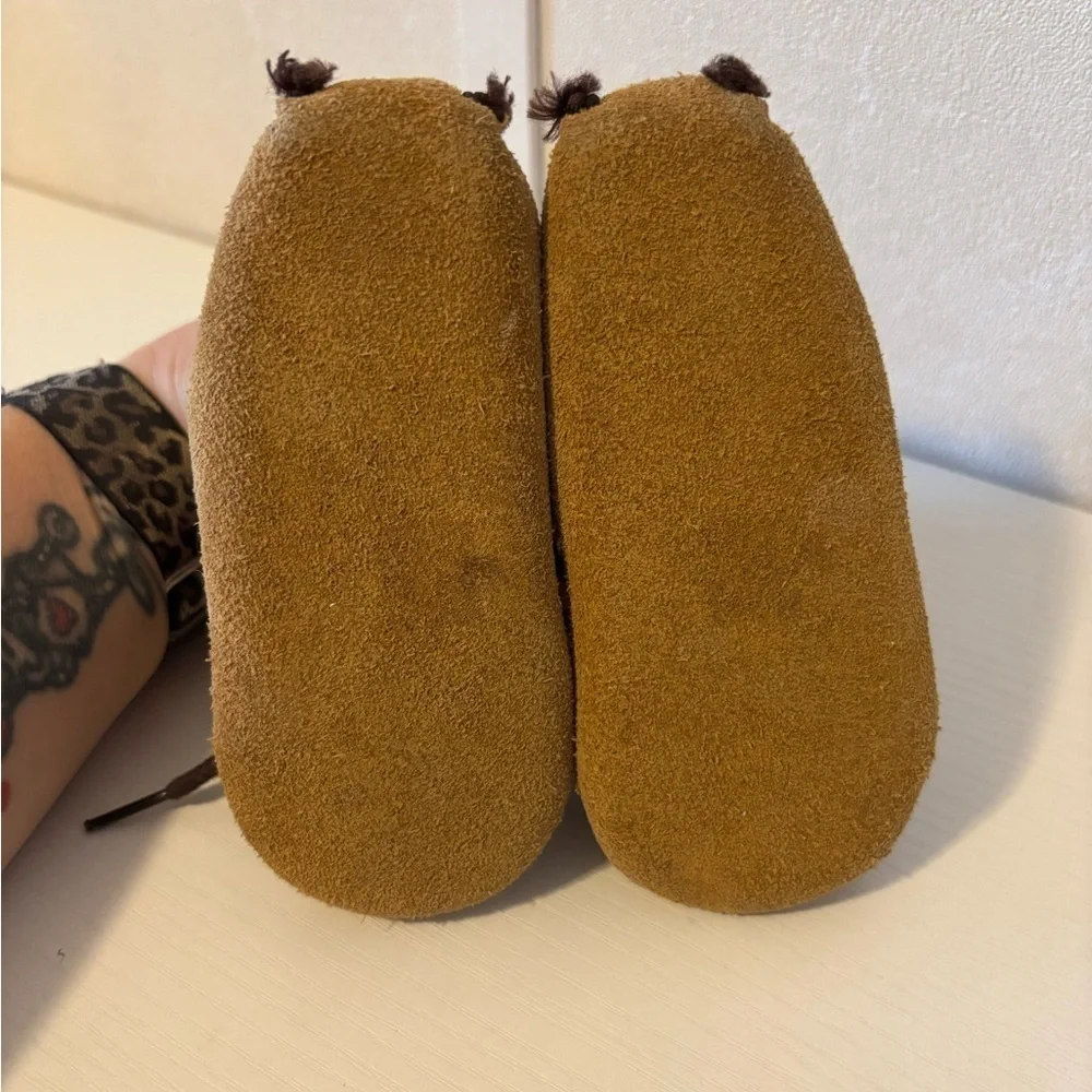 Minnetonka ORIGINAL Toddler moccasin size 5